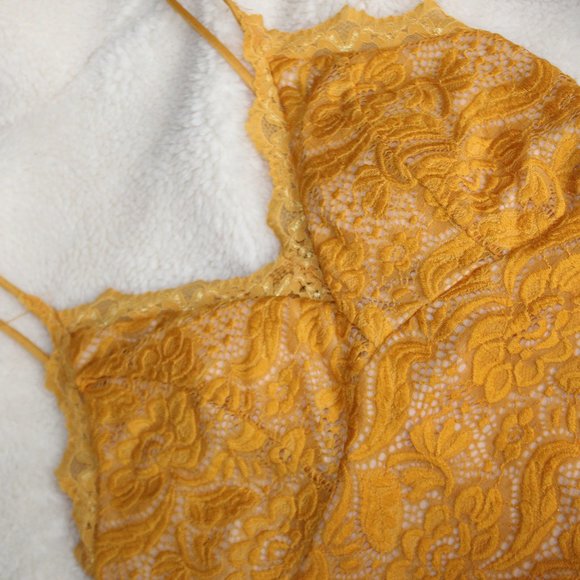 a'gaci Dresses & Skirts - YELLOW LACED BODYCON DRESS